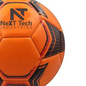 Ballon d'entraînement de football de haute qualité à des fins d'entraînement avec design personnalisé et logo personnalisé par Next Tech Industries - Product Image 3