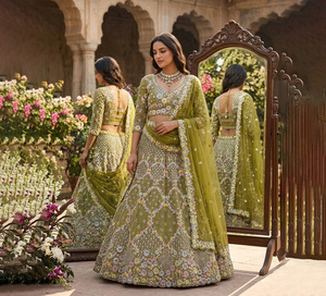 Lehenga Choli en soie brodée verte pour femmes, tenue de mariage traditionnelle, longueur au sol, coupe classique, style Inde Pakistan - Product Image 1