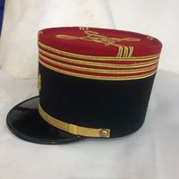 Esta es una gorra de oficial francés, tipo kepi, de teniente coronel del Cuerpo de Infantería, Administración y Cuerpo Médico.