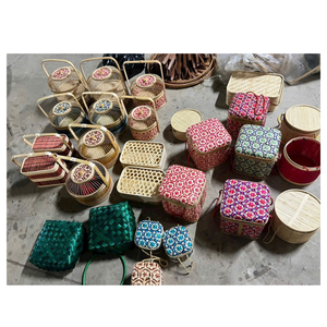 Caja de Regalo Tejida a Mano de Bambú con Tapa, Artesanía Tradicional Vietnamita Sostenible para Decoraciones de Bodas y Festivales - Product Image 6