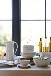 Assiette à dîner en céramique blanche classique, design rond intemporel, finition brillante, qualité durable, idéale pour les repas quotidiens - Product Image 4