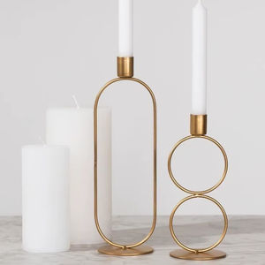 Bougeoirs géométriques modernes en laiton pour une décoration de table chic et minimaliste, disponibles à prix de gros - Product Image 1