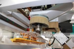 Routeur CNC <span class=keywords><strong>3</strong></span> <span class=keywords><strong>axes</strong></span> Jinan M-shine à livraison rapide 2130 ATC avec table à vide et changeur d'outils automatique - Product Image 2