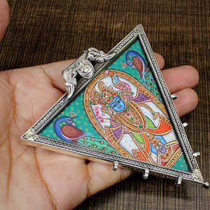 Pendentif triangulaire en argent sterling 925 avec dieu hindou et breloque religieuse faite à la main avec placage rhodium et platine - Product Image 3