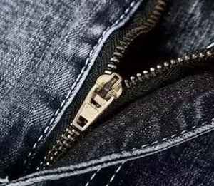 กางเกงขาสั้นผ้ายีนส์สีทึบของผู้ชายกางเกงขาสั้นผ้ายีนส์ทรงถุงเอวกลางแบบทางการน่ารักใส่โลโก้ได้ตามต้องการ - Product Image 3