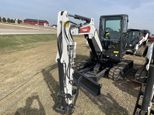รถขุดขนาดเล็ก Bobcat E40 มือสอง รถขุดขนาดเล็ก Bobcat 331 เครื่องจักรขนาดเล็ก รถขุดมือสอง Bobcat 331 4 ตัน สำหรับงานฟาร์มและป่าไม้ - Product Image 2
