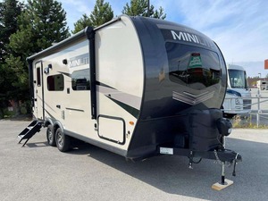 Remolque de Viaje Ligero, Impermeable y Elegante con Capacidad para 8 Personas, Cocina Deslizable, Caravana Moderna de Aluminio para Acampar - Product Image 4