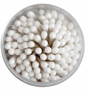 Hisopos de algodón al por mayor más vendidos, con varillas de bambú y madera, en envase de plástico, de doble punta, lisos, fabricados en India - Product Image 1