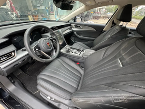 Sedán Mediano 2024 Seminuevo, Motor Turbo 2.0T, Vehículo Automático Premium en Buenas Condiciones - Product Image 3