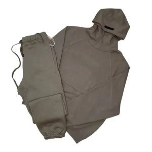 Prix bas Bonne qualité Ensemble de survêtements Slim Fit pour homme avec votre propre logo Survêtement décontracté - Product Image 1