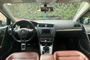 Volkswagen Golf Alltrack SE 2017 d'occasion en excellent état - Product Image 2