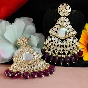 ต่างหูแบบห้อยของสตรีสไตล์พื้นเมืองของ Kundan คริสตัลแขวนหลากสีสำหรับงานแต่งงานและโอกาสพิเศษ - Product Image 3
