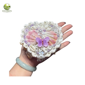Boîte de rangement pour bijoux en coquillages naturels, boîte décorative artisanale en coquillages avec accent papillon perlé pour cadeaux - Product Image 1