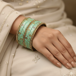Juego de 12 brazaletes de laca Meenakari con diseño floral verde menta para bodas - Product Image 3