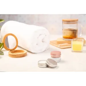 Set Regalo Contor di Balsamo Labbra Personalizzato SPF15 con Gadget Personalizzati, Design Moderno in Materiale Plastico - Product Image 4