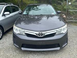 Toyota Camry LE 2013, sièges en cuir, pneus R17, conduite à gauche, intérieur clair, berline automatique - Product Image 2