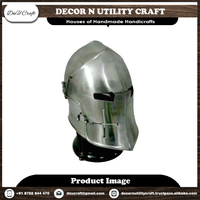 Housse de casque en acier et laiton sculptée à la main, style antique, gravée avec logo personnalisé, souvenir militaire, prête pour le combat