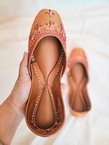 Mujeres tradicional de cuero Khussa al por mayor de interior plano ligero Zapatos de vestir por AA IMPEX - Product Image 6