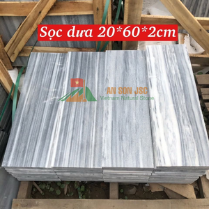 Dalles de bordure de piscine modernes 12x12 antidérapantes et imperméables en travertin blanc naturel du Vietnam pour terrasses de piscine - Product Image 5