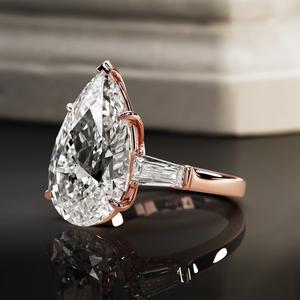 ÉNORME 10 carats poire coupe laboratoire cultivé diamant trois pierres bague trilogie conique baguette et poire coupe bague de fiançailles de luxe - Product Image 4