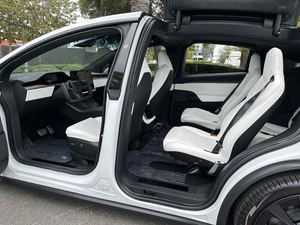 Super affaire ! Tesla Model X AWD d'occasion 2022 - Product Image 5