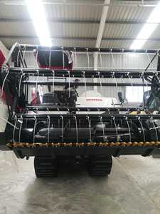 KUBOTA PRO988Q Moissonneuse-batteuse de riz à 5 rangs 4x4 machines agricoles à entraînement par roues pour la récolte et le travail des grains de blé et des travaux agricoles - Product Image 4