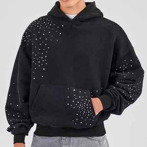 Sweat à capuche en coton personnalisé avec strass de qualité supérieure avec détails scintillants fabriqués à la main pour la mode de rue moderne - Product Image 5