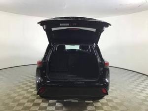 Usado cuidadosamente 2023 T-oyota H-ighlander XLE 4dr SUV AWD (2.4L 4cyl Turbo 8A) - Product Image 4