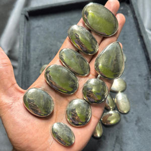 Cabujón de Pirita Natural Hecho a Mano de Alta Calidad Grado AAA, Piedra Preciosa Azul Suelta, Cristal Curativo de Cuarzo, Certificado por Terceros, 1 kg MOQ - Product Image 1