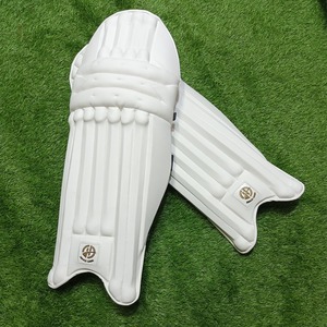 Équipement de protection léger de cricket de haute qualité Coussinets de frappe confortables à canne complète - Product Image 4