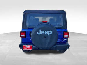 Nettoyer d'occasion 2018 Wrangler Sport 2dr SUV 4WD (3.6L 6cyl 8A) - Product Image 3