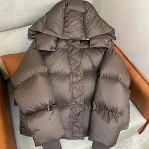 Veste matelassée à capuche pour femme Petite couleur noire chaude Veste à capuche courte Hiver - Product Image 3