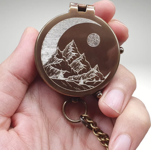 Brújula de Alta Calidad Grabada, Brújula con Reloj Solar, Regalo de Aniversario, Regalo para Esposo, Regalo para Parejas, Regalo de Navidad, Decoración del Hogar - Product Image 2