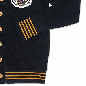 Cárdigan de punto de otoño invierno con cuello en V, logotipos personalizados, jerséis de retazos bordados con decoración de botones - Product Image 6