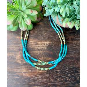 Collier de perles multi-brins fait main Navajo avec perles turquoise multiples et chaîne en argent sterling à motif d'ancrage pour mariages et fêtes - Product Image 1