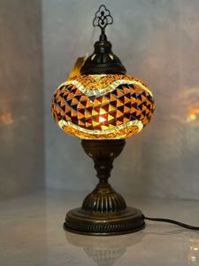 Lámpara de Mosaico de Aluminio, Iluminación Decorativa Hecha a Mano con Vidrio de Colores para un Diseño Interior de Sala de Estar de Lujo - Product Image 2