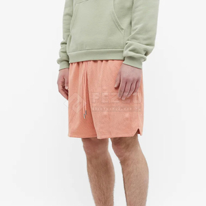 Logo personnalisé Short en maille de polyester 100% à taille haute pour hommes, vêtements confortables pour l'entraînement et la course à pied, style solide et décontracté - Product Image 2