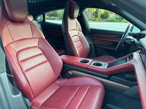 Taycan 4S 2020, Tracción en las Cuatro Ruedas con Cuádruple Motor, Rendimiento, Sin Modificar, Cuero Claro, Automático, Sedán, Paquete Premium, Eléctrico, R21 - Product Image 2