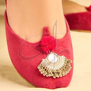 Calzado de Mujer al por Mayor a Precio Razonable, Diseño Nuevo, Fabricación Profesional, Antideslizante, de Cuero Genuino y Terciopelo - Product Image 6