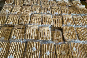 Vente en gros 99 Gold Data Eco-Friendly Durable Coffee Wood Dog Chew en grandes/petites/moyennes/très grandes tailles Prix d'usine Vietnam - Product Image 4