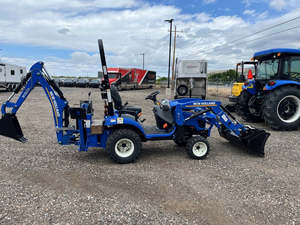 Nouveau tracteur-pelleteuse New Holland Workmaster 25S 4x4 à transmission par engrenages avec moteur, pompe et boîte de vitesses pour une longue durée de vie - Product Image 4