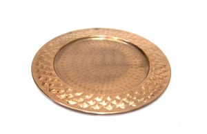 Plato de cobre de diseño martillado, ecológico y de lujo para servir comida en el hogar, hoteles, restaurantes, fiestas y eventos. - Product Image 4