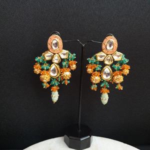 Pendientes de diseñador Kundan & Meenakari con aleación de piedra turquesa y joyería de zinc - Product Image 4