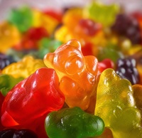 Bonbons gélifiés fruités personnalisés OEM ODM, saveur fraise, bonbons moelleux halal, vente en gros en vrac, approvisionnement pour le marché mondial