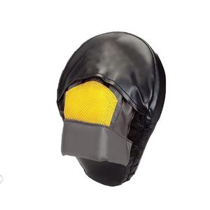 Mitaines de boxe incurvées noires et jaunes en cuir PU pour MMA Kickboxing Muay Thai & Fitness Training - Product Image 3