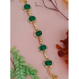 สร้อยข้อมือหินประกายสีทองหรูหราสำหรับผู้หญิงและเด็กผู้หญิงสวมใส่ในฟังก์ชั่นแบบดั้งเดิมที่ทันสมัย - Product Image 1