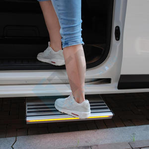 Escalón de Entrada Automático para Transit, Ducato, Relay, Jumper, Hiace, Sprinter, Crafter, PSA, Movano, Master, Daily, con Luz LED - Product Image 5