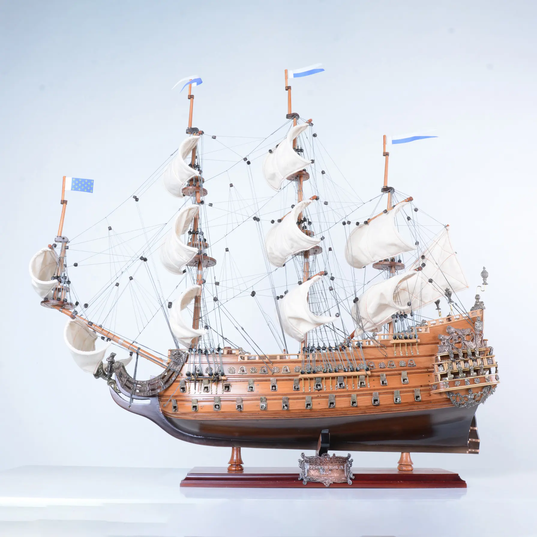 Artigianato in legno Soleil Royal curvo vela L60 modello di decorazione nautica per la decorazione della casa pronto per la spedizione