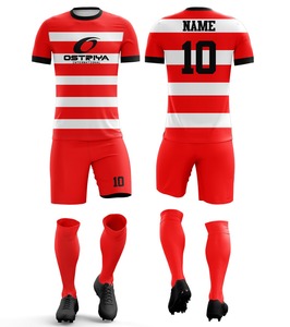 Ensembles d'uniformes de football personnalisés imprimés par transfert thermique 100% polyester unisexe à manches courtes, taille élastique, respirant, séchage rapide 240g - Product Image 4