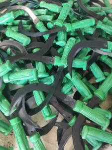 เครื่องมือเกษตรและสวนคุณภาพสูง เขียงตัดหญ้าพร้อมหินลับคม ใบมีด 11 นิ้ว ด้ามไม้/พลาสติก ชุบสังกะสี ออกไซด์ดำ 110 กรัม - Product Image 4